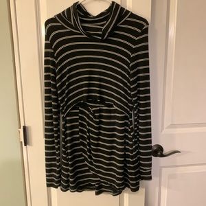 Small nursing/maternity top.